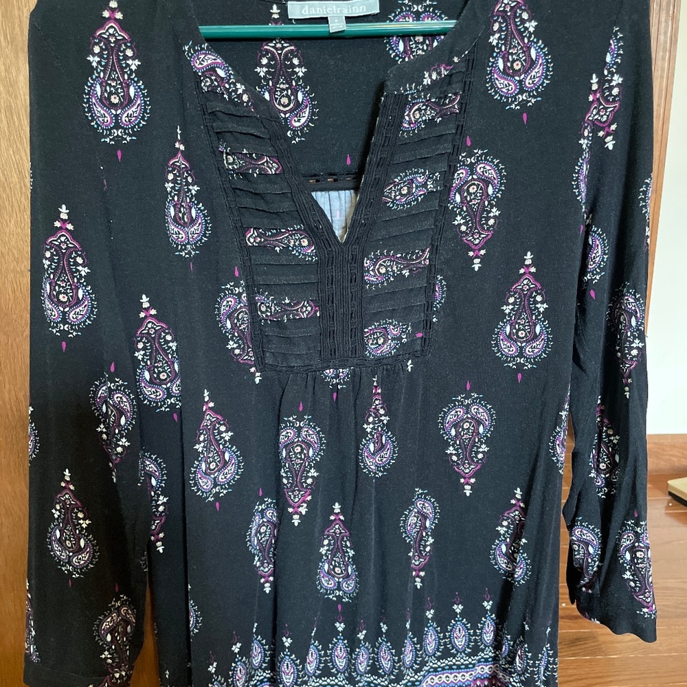 Daniel Rainn Patoke Split neck knit top